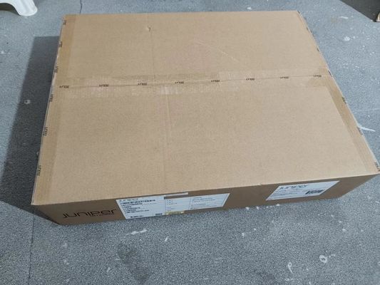QFX5120-32C-AFO Enterprise Switch 32x100G 1U พอร์ต AC ด้านข้างไอดีและ PSU ท่อไอเสียด้านข้าง
